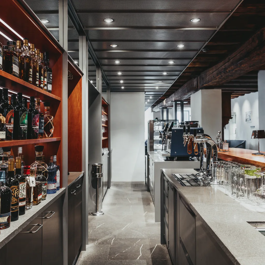 Umbau Bar-Buffet-Restaurant Hof zu Wil, Wil